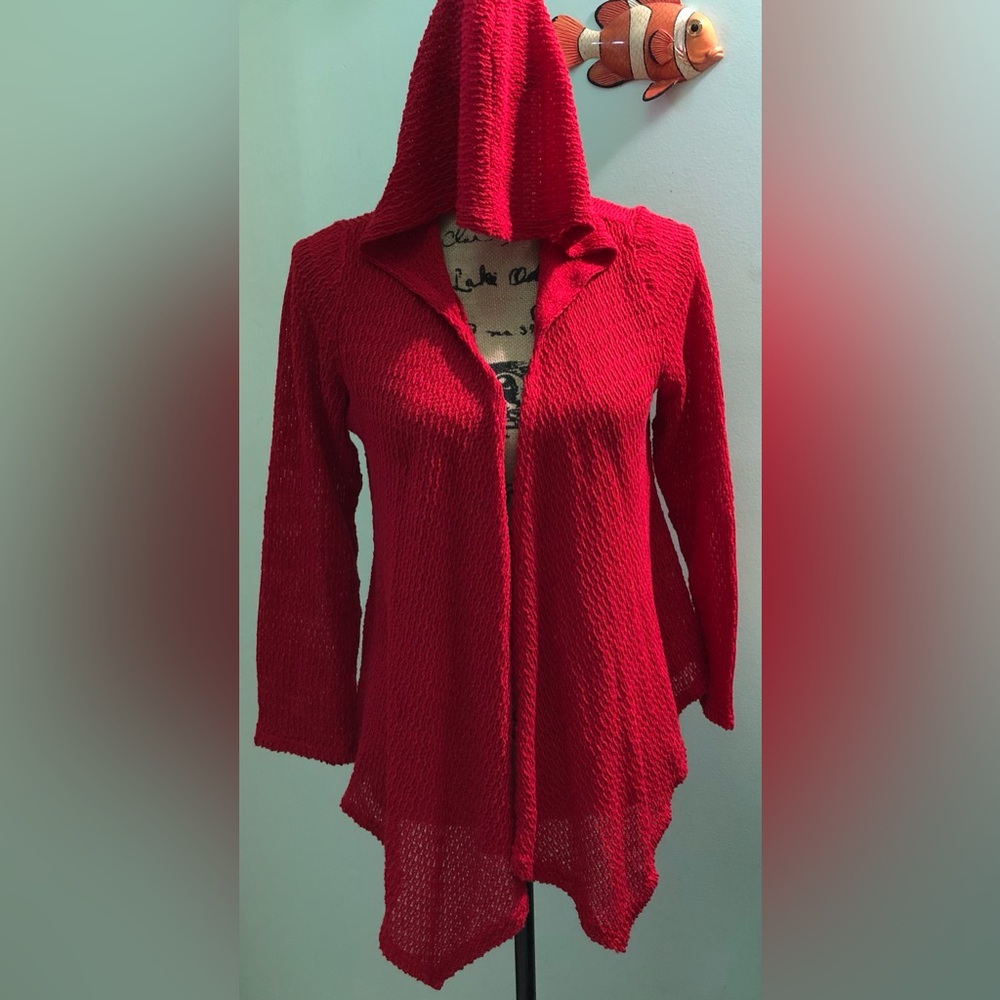 Daisies Red Hooded Cardigan NWOT!💋